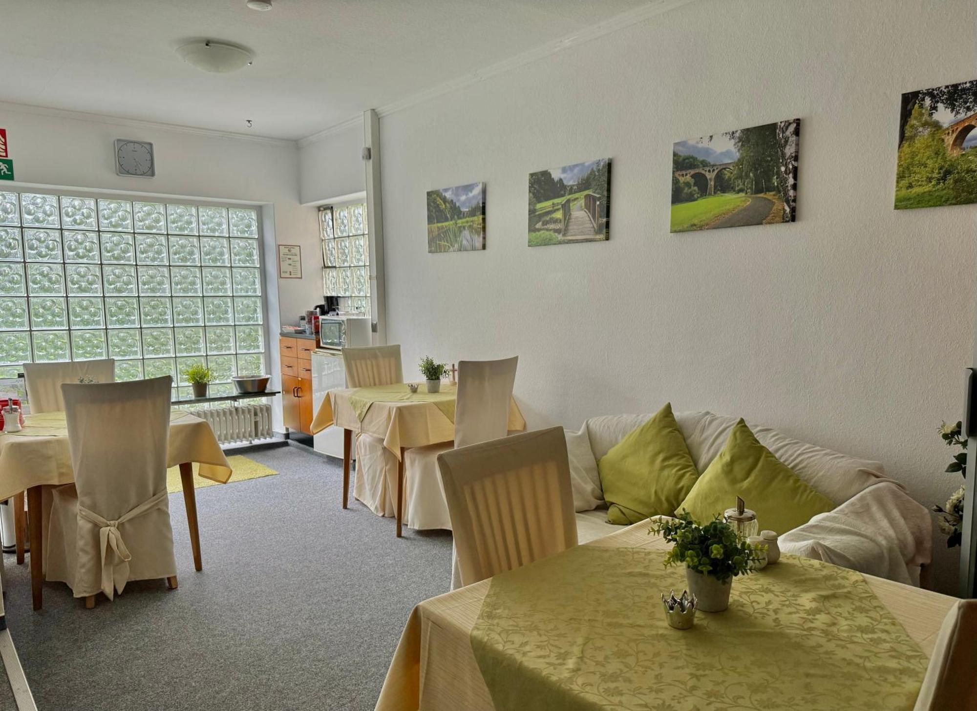 Fruehstueckspension Zur Krone Bad Endbach Esterno foto